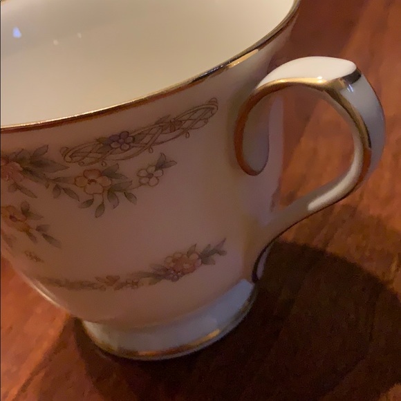 Cup & Saucer Set
Gallery
by NORITAKE - Picture 4 of 5